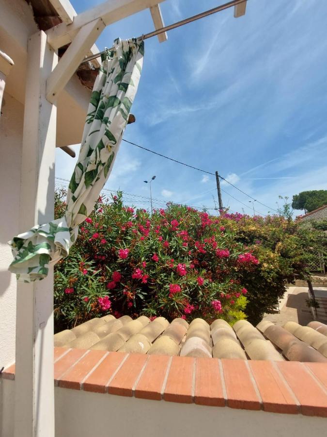 Sea View Front Beach Apartment Deluxe Near Nice Airport Cagnes-sur-Mer Exterior foto